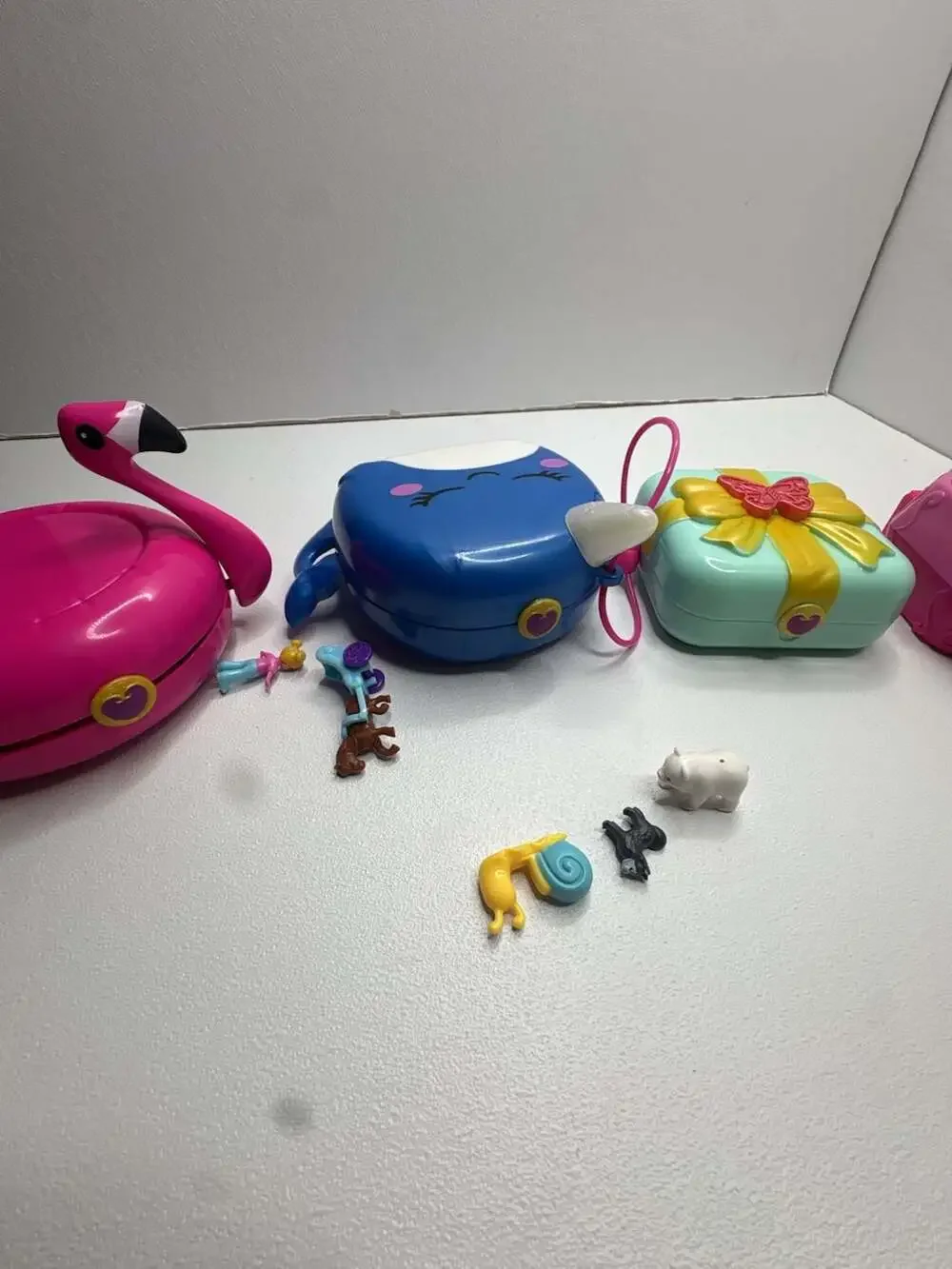 Polly Pocket Assorted Bundle (Flamingo, Narwhal, Picnic, and Theater)
